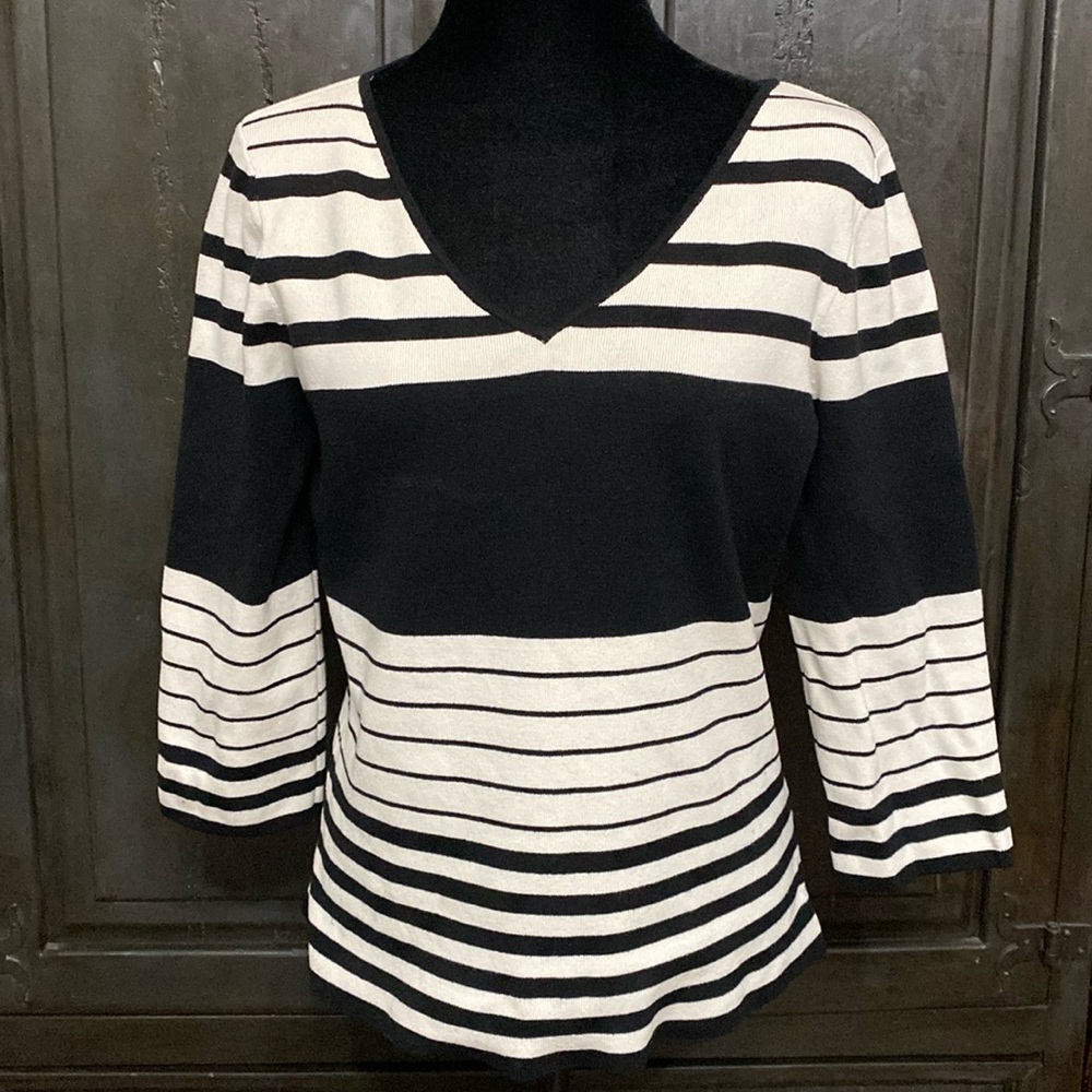 Vintage Sculpture Silk Sweaters Black & Mid length sleeves sweater - size Medium